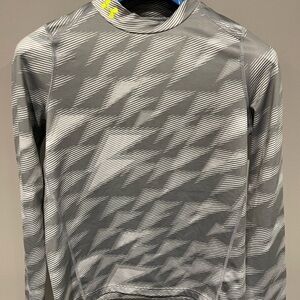 Under Armour Youth size XL Cold Gear